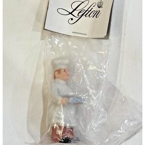 Lefton Colonial Village Baker Figurine Chef Cake Pan Star #00967 90s Hat Cook